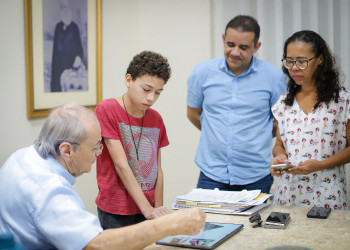 Prefeito Silvio Mendes atende pedido e anuncia construção de pista de skate no bairro Promorar