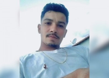 Jovem morre após bater moto contra animal no interior do Piauí