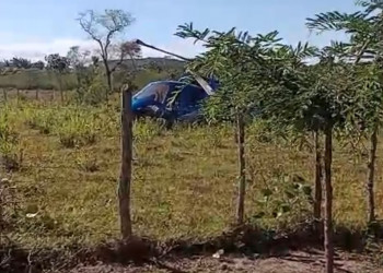 Helicóptero faz pouso forçado em quintal de casa no interior do Piauí; pelo menos seis pessoas ficaram feridas