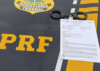 Foragido da justiça por homicídio no Maranhão é preso pela PRF dentro de ônibus no Piauí