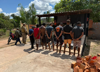 Envolvidos na execução de homem em José de Freitas são presos pela polícia; armas, fardamentos e drogas são apreendidos
