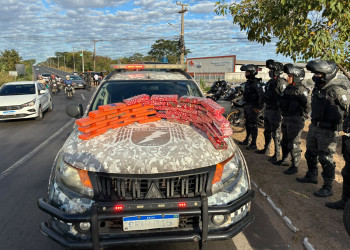 Polícia apreende carga com mais de 35 tabletes de drogas após acidente na zona Sudeste de Teresina; envolvidos fugiram
