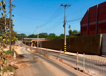 Trecho da Av. Gil Martins, em Teresina, é interditado para manutenção da rede elétrica devido a obras de galeria