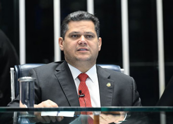 Alcolumbre abre caminho para votação do fim da escala 6x1 no Senado, após reuniões com Lula