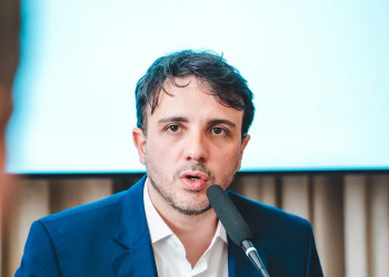 Renan Santos sugere novo regime de contratação e fim da Justiça do Trabalho