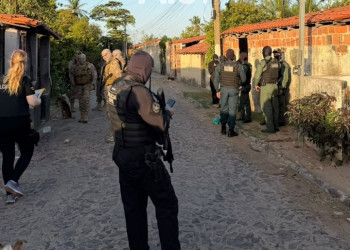 Operação Cidade com Deus prende sete pessoas por suspeita de tráfico de drogas em Parnaíba