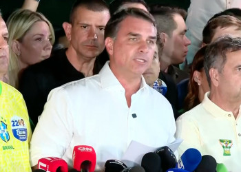 Flávio Bolsonaro desiste de pedir anulação da eleição e mira cassação da chapa de Lula