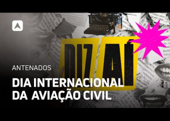 Thay Fabrizia conversa com as pessoas sobre suas experiências viajando de avião