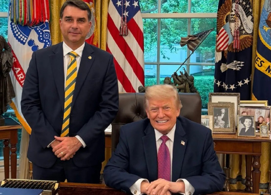 Entre Trump e o Pix, Flávio Bolsonaro entra em terreno perigoso em meio aos problemas internos com Michelle e relações com o caso Master