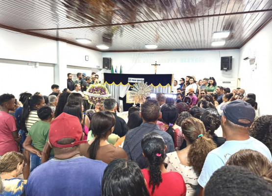 População e família se despedem do vereador Odeilton Costa, morto após ataque de enxame de abelhas no Piauí