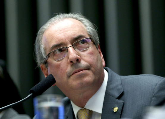 Dino manda bloquear até R$ 6 mi de Eduardo Cunha por direcionar emendas mesmo sem mandato