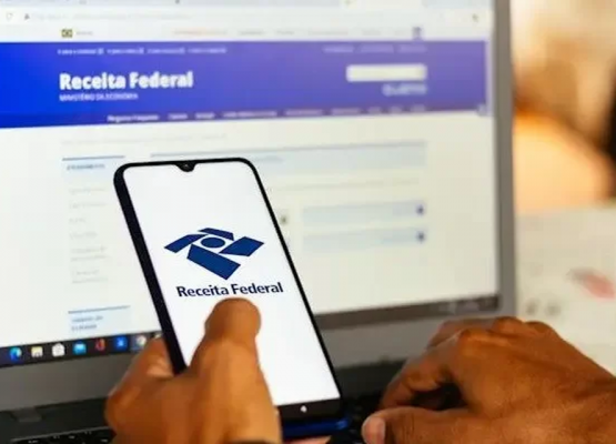 Restituição automática de R$ 460 milhões do IR libera consulta; veja como fazer