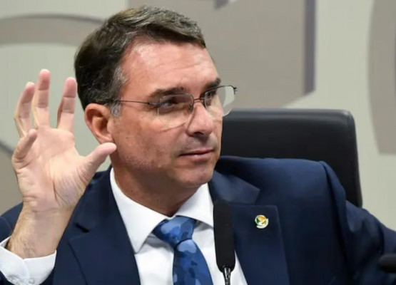 Flávio admite encontro com Vorcaro em prisão domiciliar e de tornozeleira