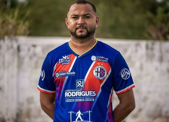 Jogador de futebol amador perde controle da direção e morre após moto sair da pista no Sul do Piauí