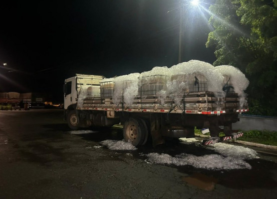 PRF apreende 1,5 tonelada de tilápia em contêiner usado para ácido sulfúrico no Piauí; carga avaliada em R$ 15 mil