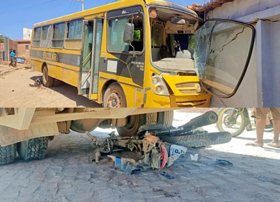 Ônibus escolar desce rua desgovernado, atinge moto e invade residência no interior do Piauí