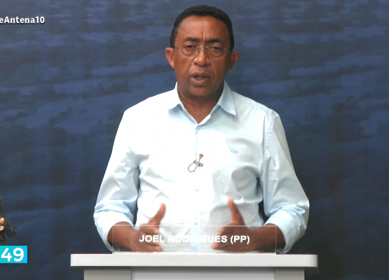 Joel Rodrigues (PP) critica saúde e carga tributária durante debate na TV Antena 10