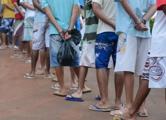 Entre os 10 e os 21 anos: entenda como funciona a maioridade penal nas grandes democracias