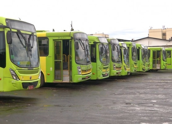 Após reunião, motoristas e cobradores de ônibus adiam greve que estava prevista para o dia 25 em Teresina