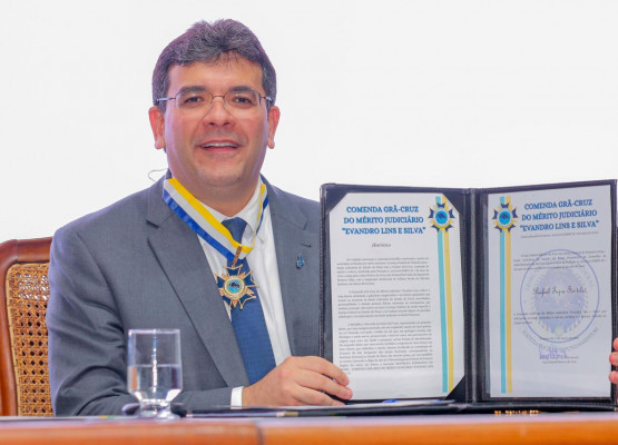 Justiça Federal instala Segunda Turma Recursal no Piauí e homenageia governador Rafael Fonteles