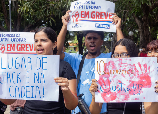 Estudantes e servidores da UFPI realizam mobilização pedindo medidas contra assédio e mais proteção às vítimas de abuso