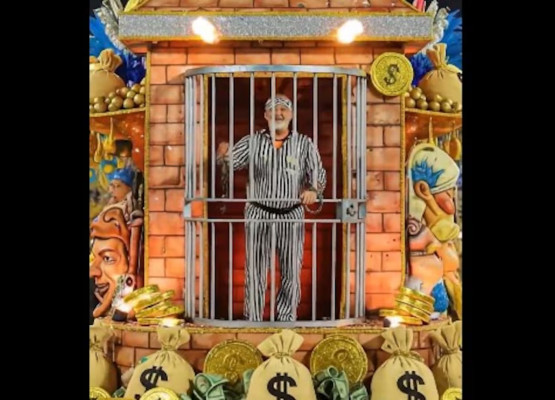 Flávio Bolsonaro posta vídeo com Lula dentro de prisão durante desfile carnavalesco