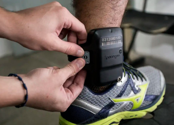 Câmara dos Deputados aprova uso obrigatório de tornozeleira por agressores de mulher