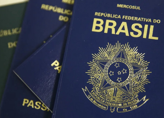 EUA suspendem a emissão de vistos do Brasil e mais 74 países, diz TV americana