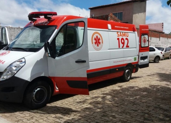 Briga entre irmãos termina com homem gravemente ferido com golpe de machado na cabeça no Piauí