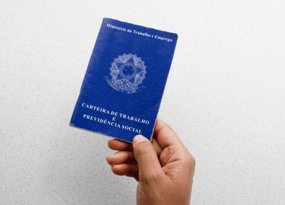 Brasil cria 165,8 mil vagas em agosto, mas saldo no ano é o menor desde 2020