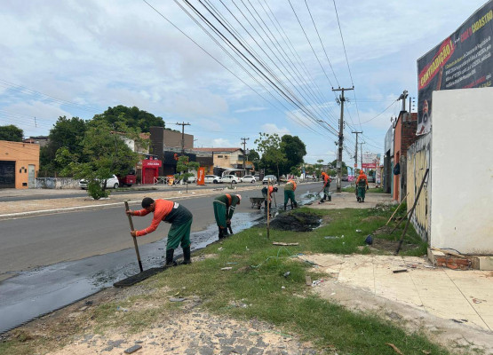 Com temperaturas acima dos 40 °C no B-R-O-Bró, trabalhadores da limpeza pública têm horário alterado em Teresina