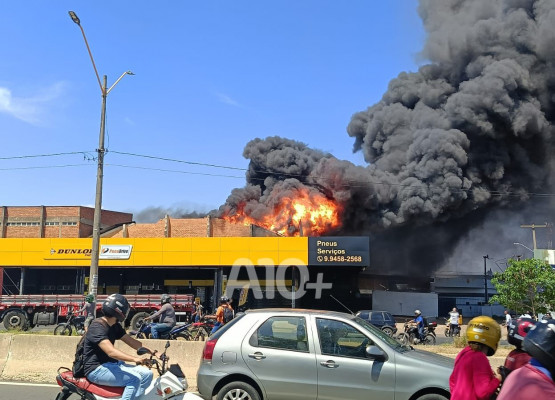 Polícia prende ex-funcionário que incendiou loja de pneus após ser demitido em Teresina; prejuízo de R$ 5 milhões, diz delegado