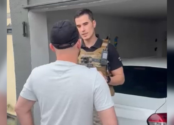 “Coisa de adolescente”, diz homem, de 41 anos, após pichar muro de cemitério em Teresina; VÍDEO