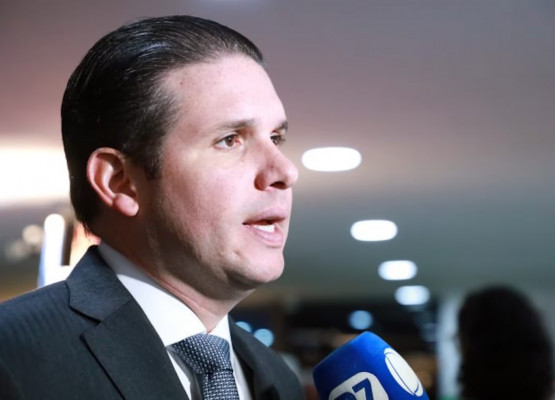 Proposta do fim da escala 6x1: Hugo Motta escolhe Leo Prates para relatar PEC na Câmara