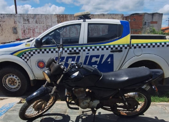Polícia Militar apreende veículo roubado, armas de fabricação caseira e drogas durante ocorrência de violência doméstica no Piauí