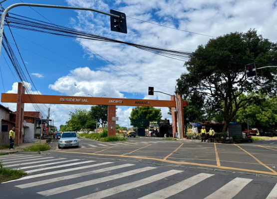 Cruzamentos nas zonas Leste e Norte de Teresina ganham novos semáforos