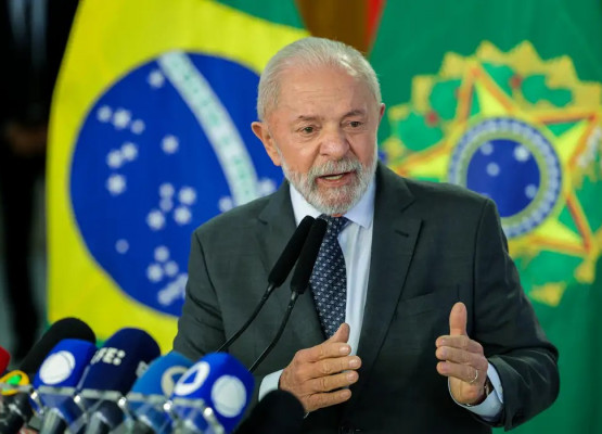 Lula diz a advogado que Lulinha deve se apresentar à Justiça para dar explicações