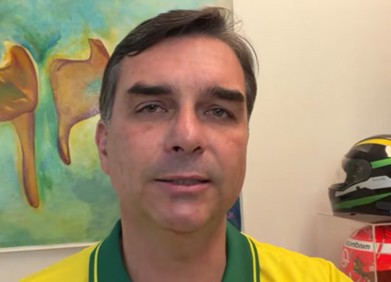 Após carta, Flávio Bolsonaro está proibido de visitar o pai por 90 dias, decide Moraes