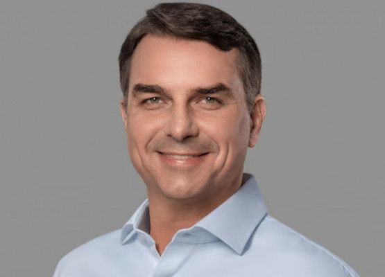 Flávio Bolsonaro (PL) decide não comparecer à entrevista do Jornal da Record