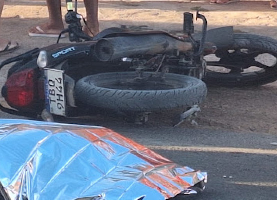 Motociclista cai na pista e morre após ser atropelado por ônibus no litoral do Piauí