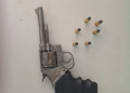 Polícia Militar apreende revólver em telhado e dupla acaba presa na zona Sul de Teresina