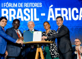 Em fórum com a África, Lula diz que países ricos são causadores da fome e cobra ações