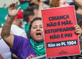 Senado anula norma sobre aborto legal em crianças vítimas de estupro