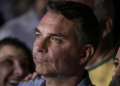 Entenda por que o visto de 1 ano de Flávio não significa asilo e o que é preciso para extradição
