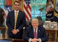Apoio a Flávio Bolsonaro vira alvo de democratas contra Trump às vésperas das eleições
