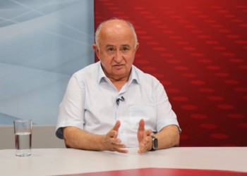 Júlio César avalia pontos de arcabouço fiscal e comenta saída de Fábio Abreu do PSD
