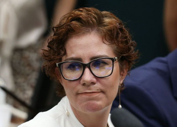 Carla Zambelli é multada em R$ 30 mil pelo TSE por disseminar fake news durante eleição