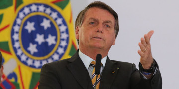 Polícia Federal intima Bolsonaro e Mauro Cid a depor em inquérito das joias