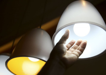 Cerca de 232 mil famílias piauienses podem receber descontos de até 65% na conta de luz