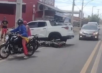 Acidente entre motocicleta e carro de passeio deixa homem gravemente ferido no Piauí